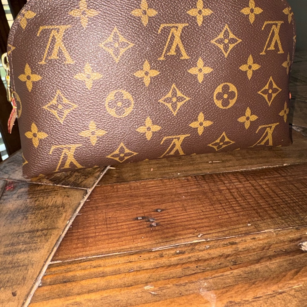 Louis Vuitton Monogram Clutch in Brown and Gold - Picture 5 of 14